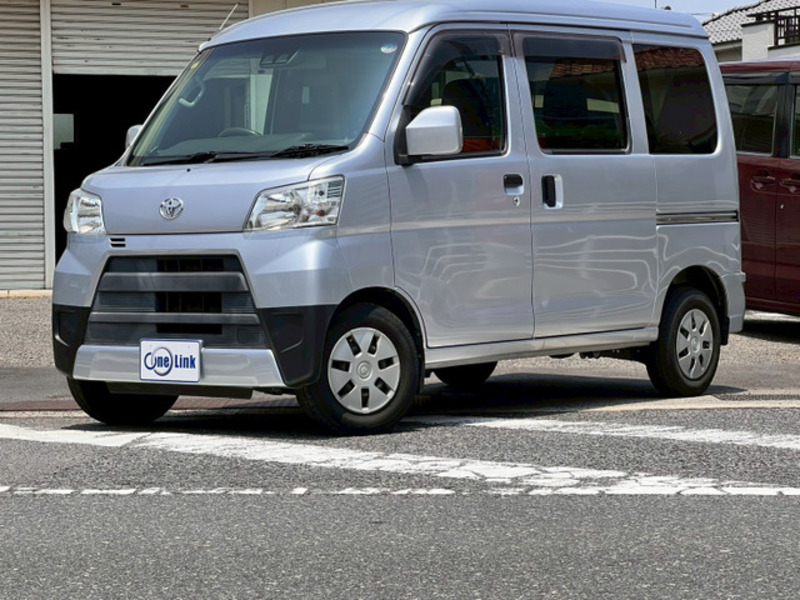 TOYOTA PIXIS VAN