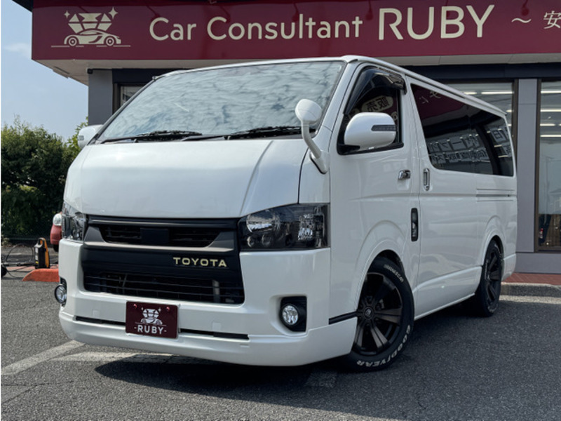 TOYOTA HIACE VAN