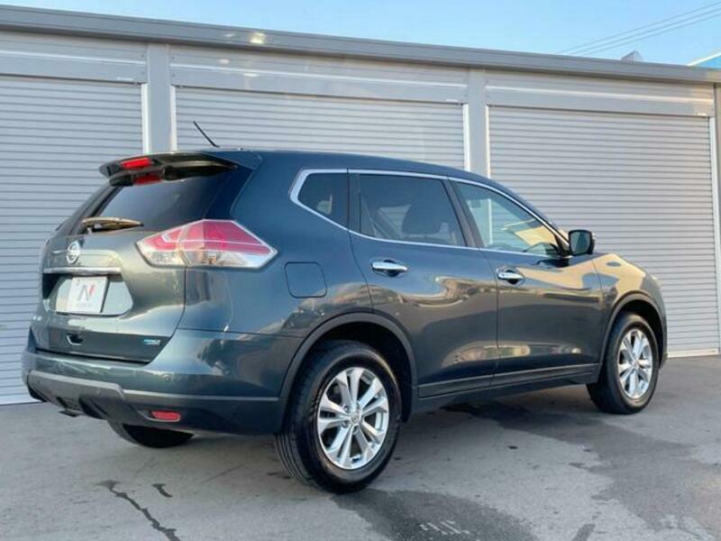 X-TRAIL