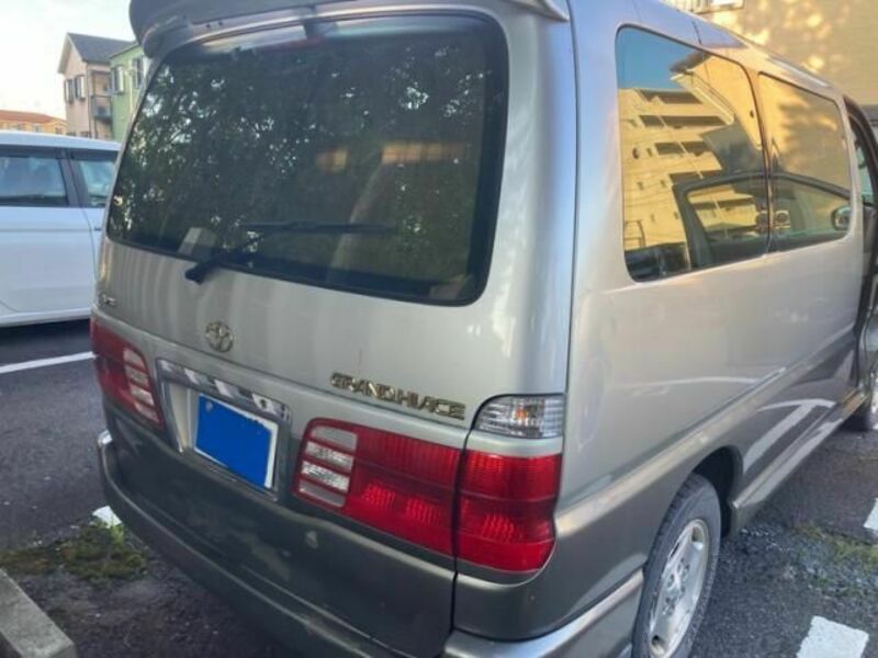 GRAND HIACE