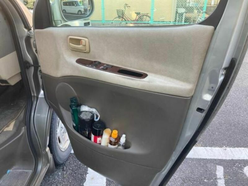 GRAND HIACE