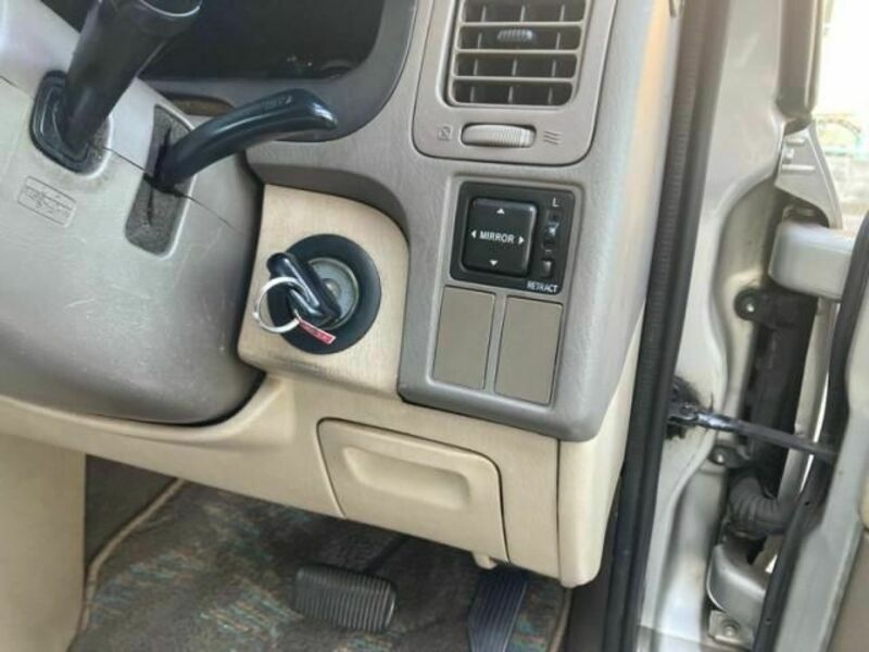 GRAND HIACE