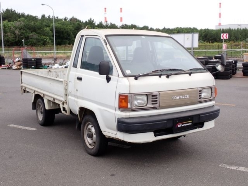 TOWNACE TRUCK