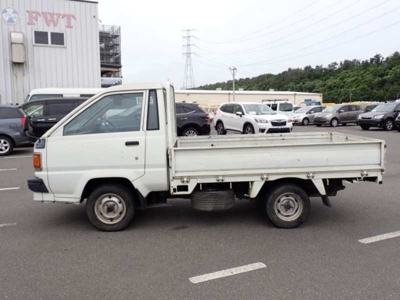 TOWNACE TRUCK