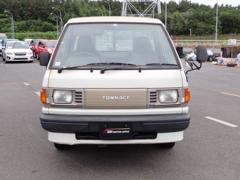 TOWNACE TRUCK