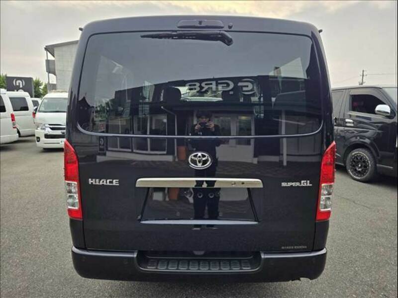 HIACE VAN