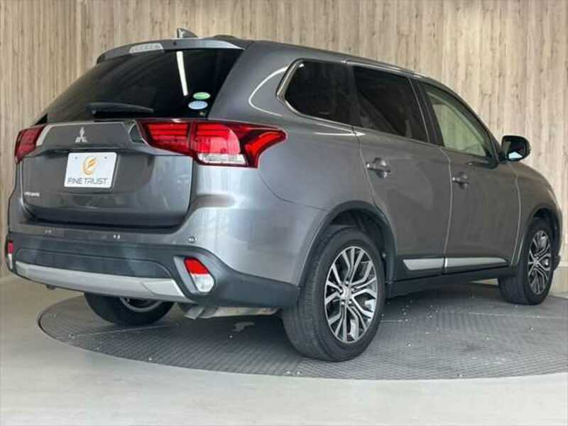 OUTLANDER