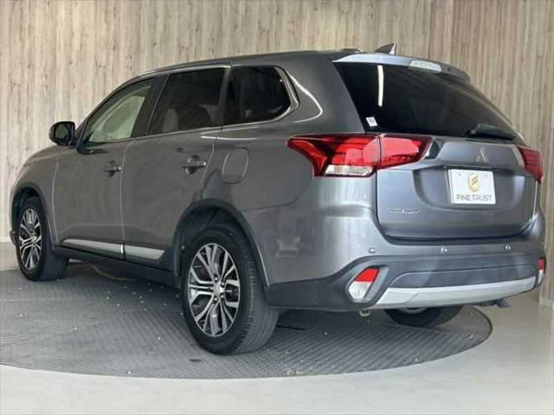 OUTLANDER