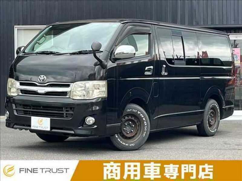TOYOTA HIACE VAN