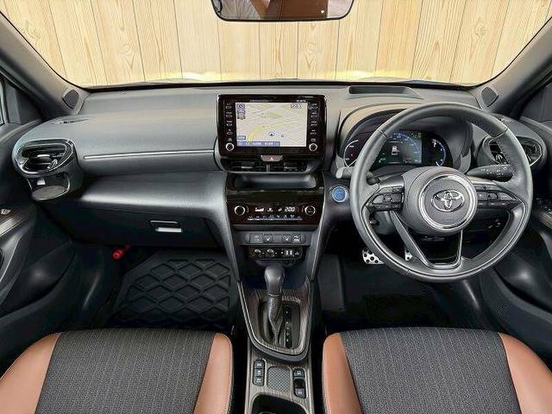 YARIS CROSS