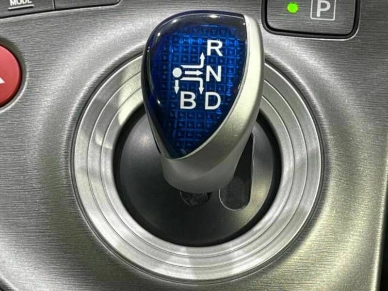PRIUS PHV