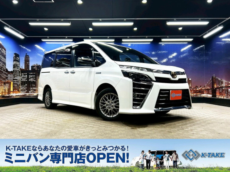 TOYOTA VOXY
