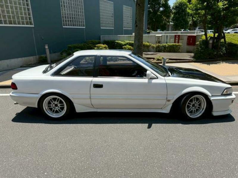COROLLA LEVIN
