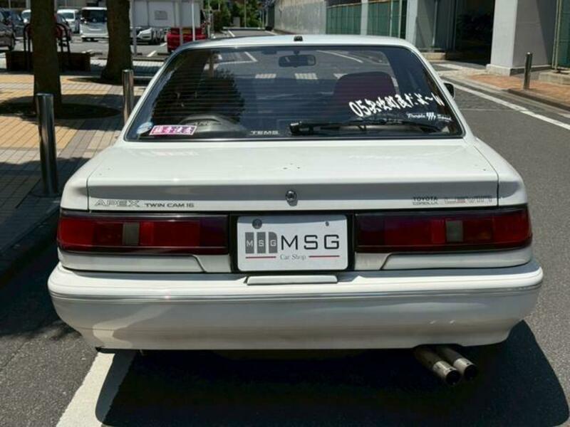 COROLLA LEVIN
