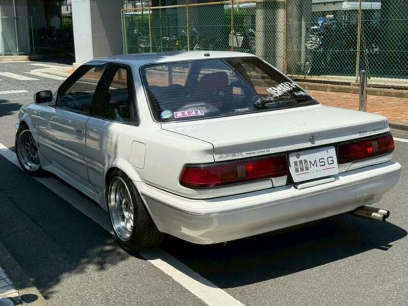 COROLLA LEVIN