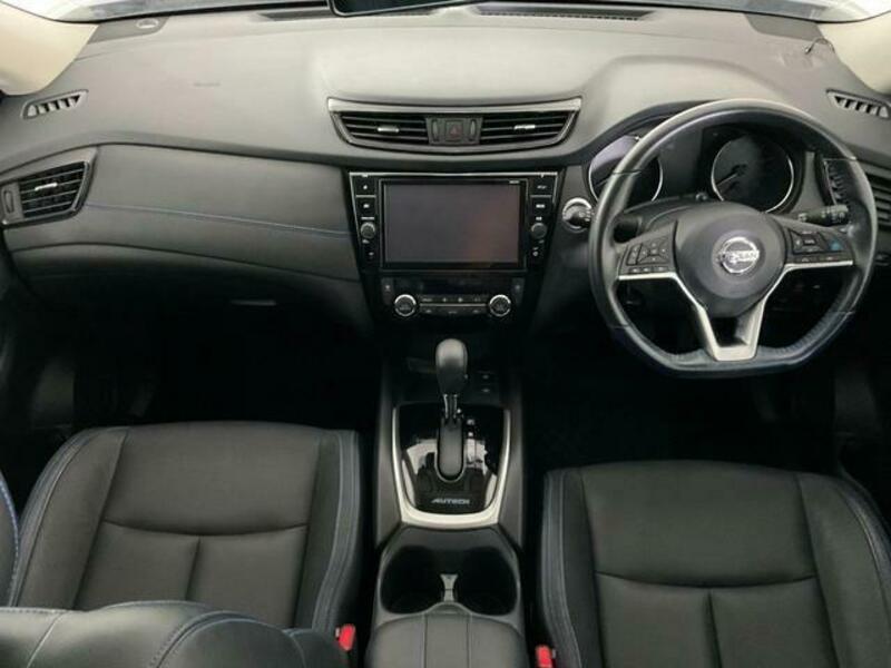 X-TRAIL