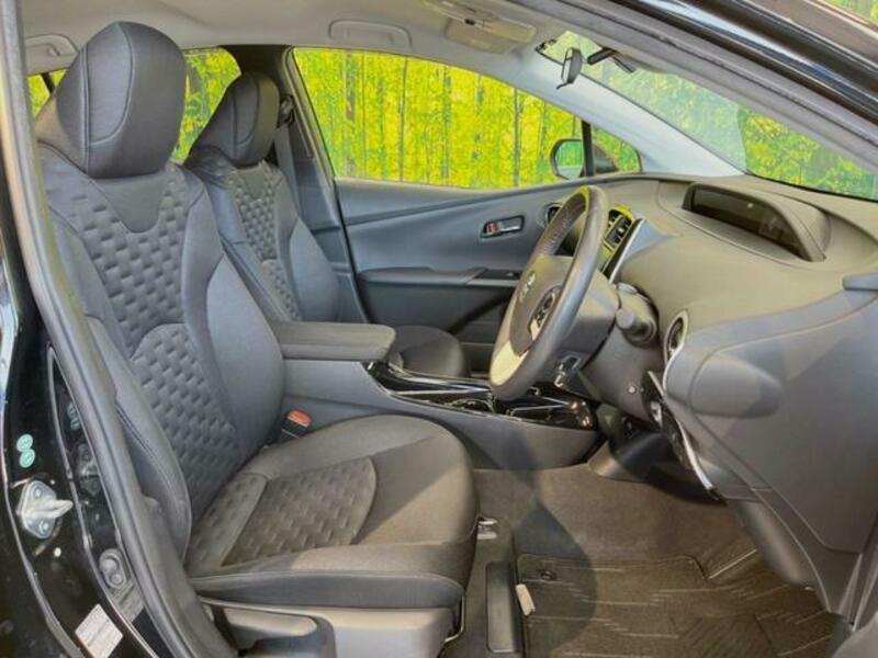 PRIUS PHV