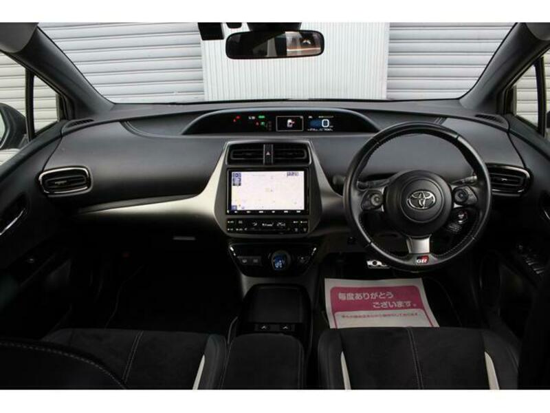 PRIUS PHV