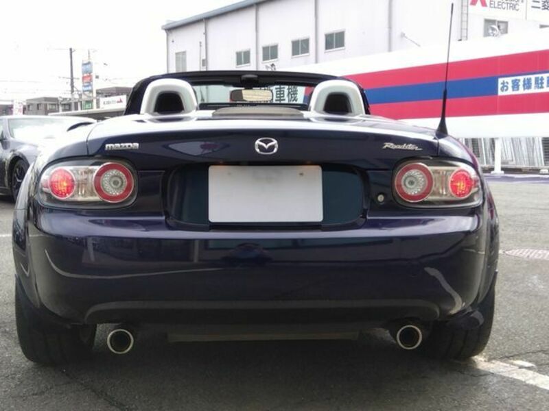 ROADSTER