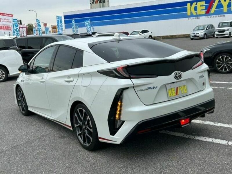 PRIUS PHV