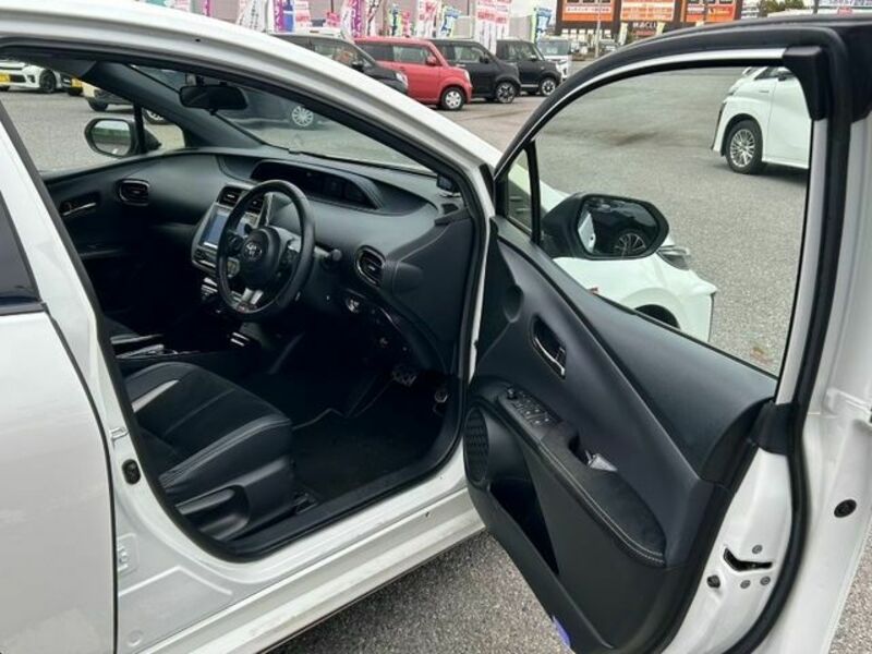 PRIUS PHV