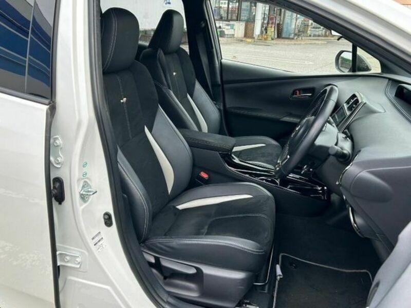 PRIUS PHV