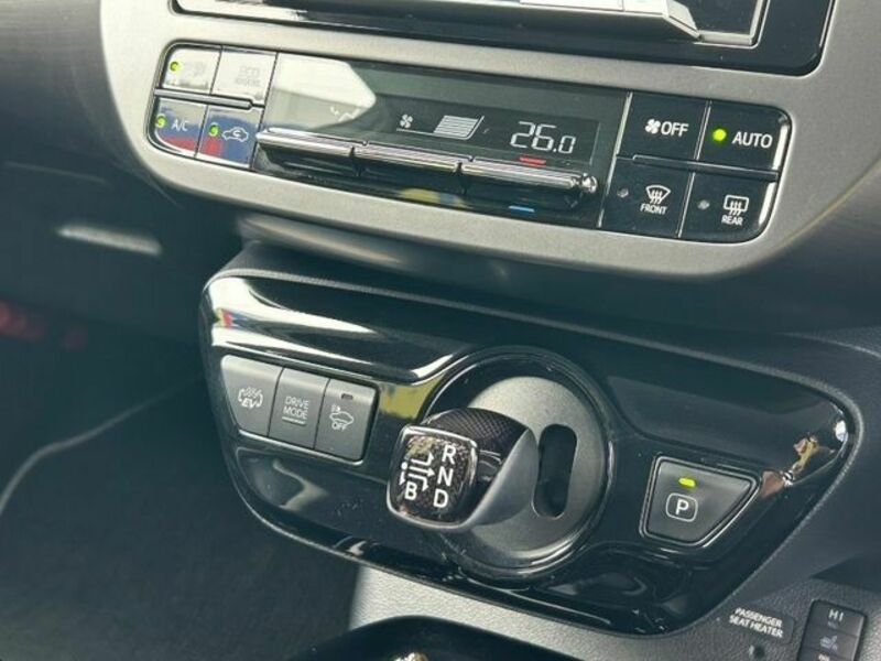 PRIUS PHV