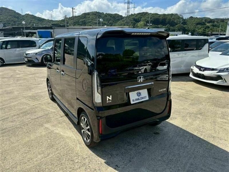 N BOX CUSTOM