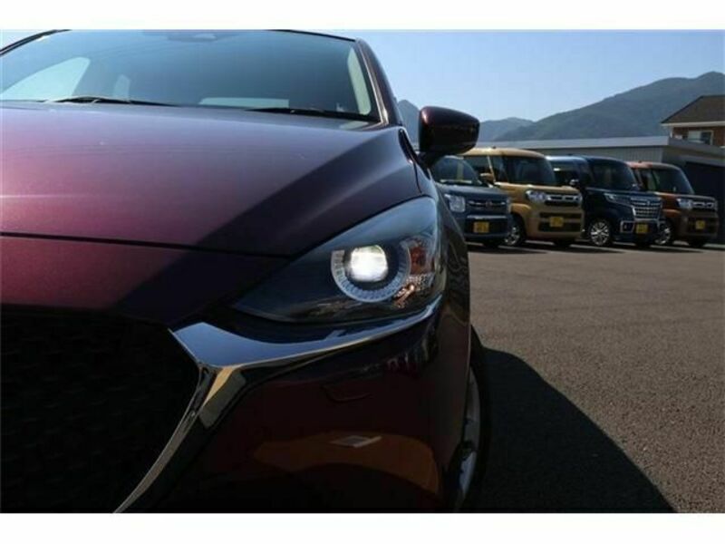 MAZDA2
