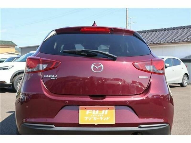 MAZDA2