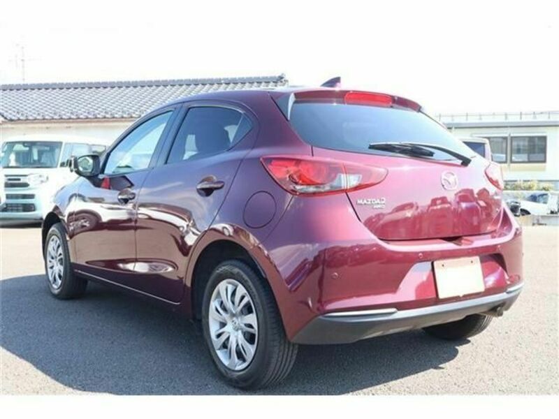 MAZDA2