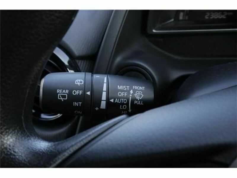 MAZDA2