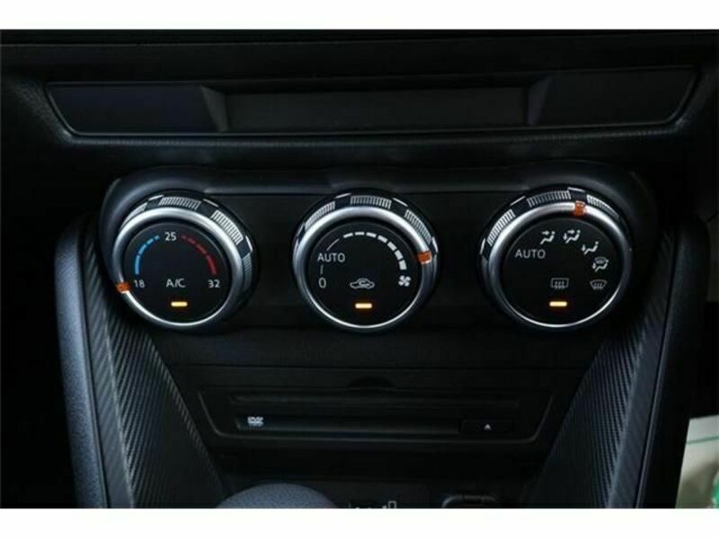 MAZDA2