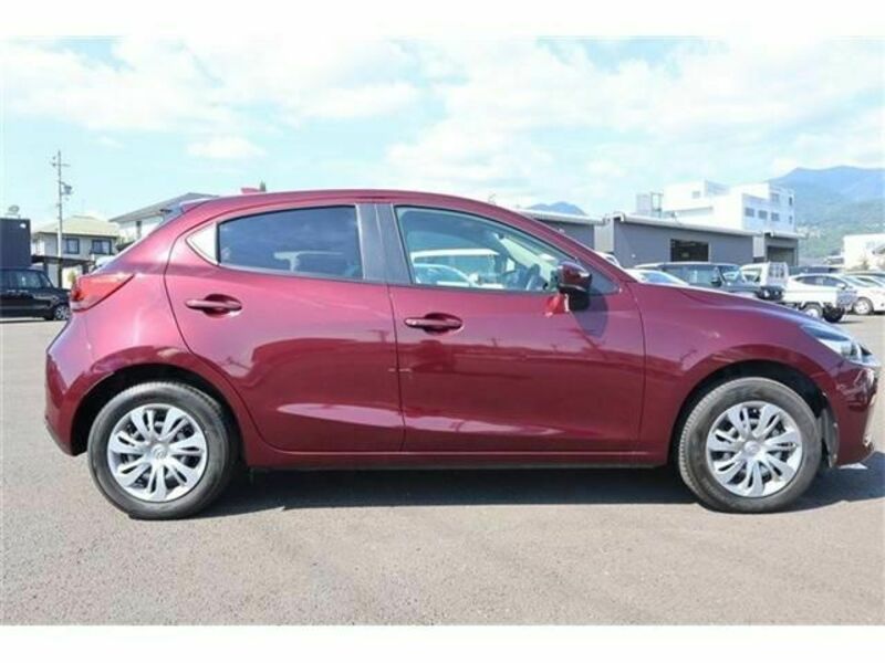 MAZDA2