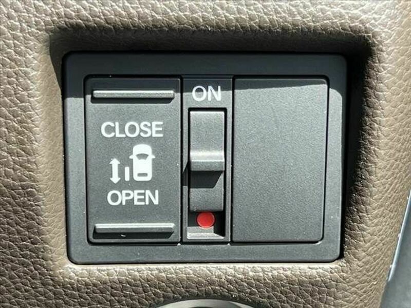N BOX
