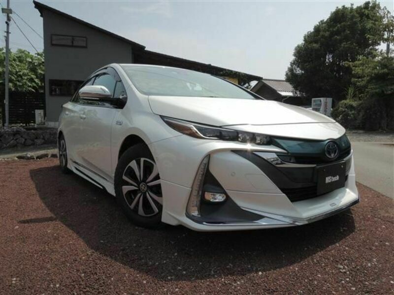 TOYOTA PRIUS PHV