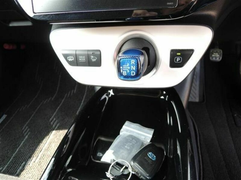PRIUS PHV