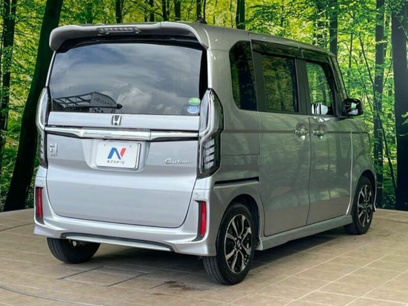 N BOX CUSTOM