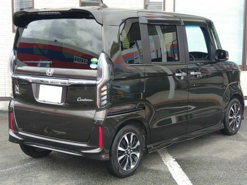 N BOX CUSTOM