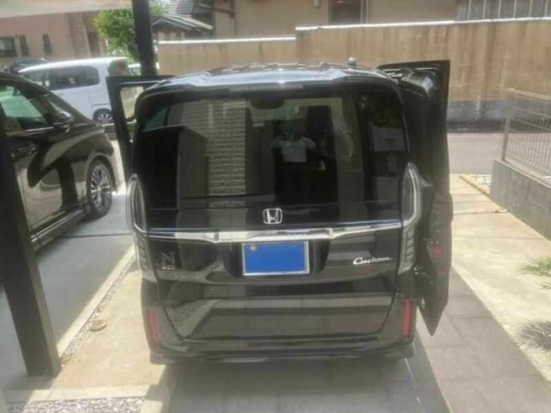 N BOX CUSTOM