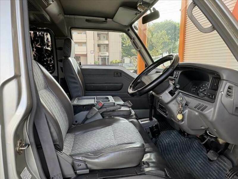 CARAVAN VAN