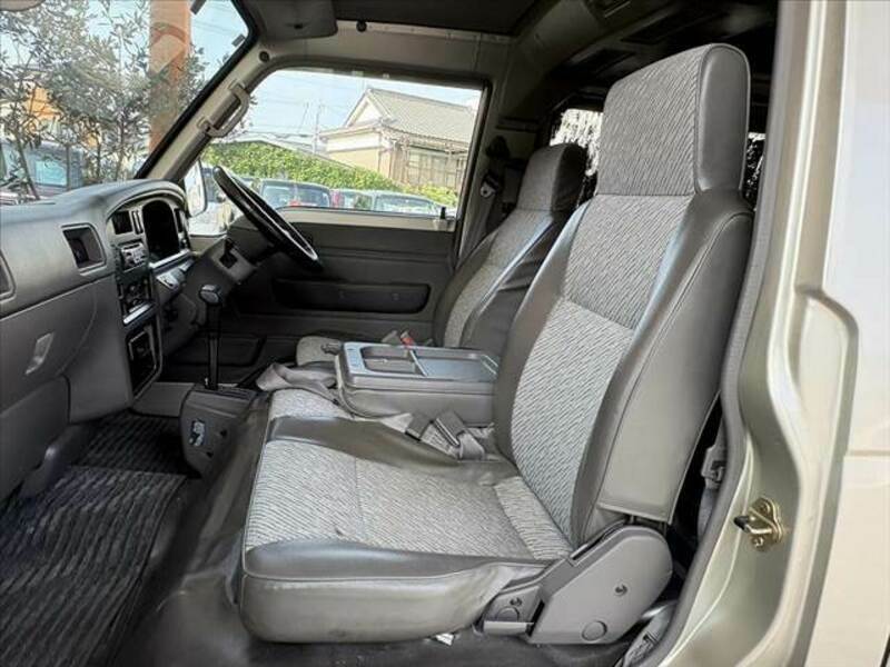 CARAVAN VAN