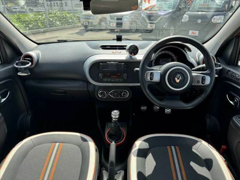 TWINGO