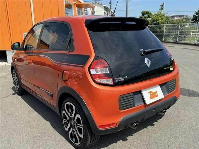 TWINGO