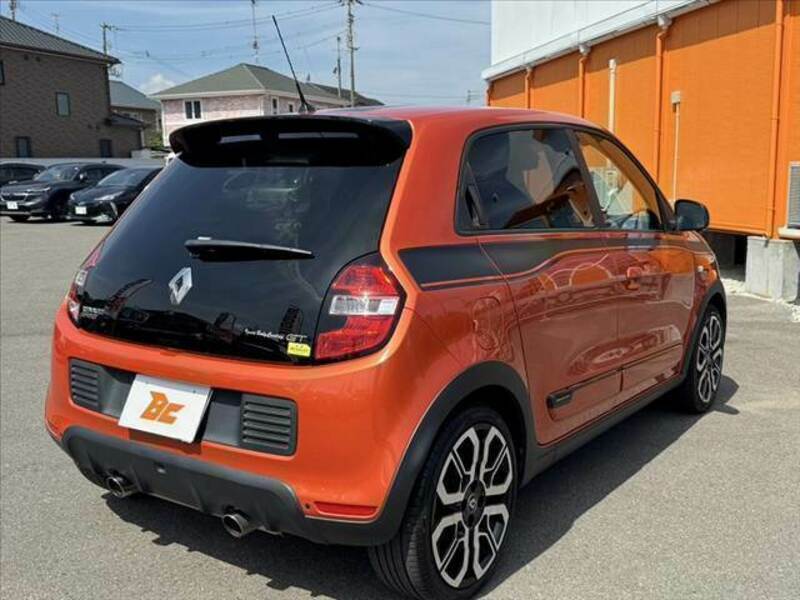 TWINGO