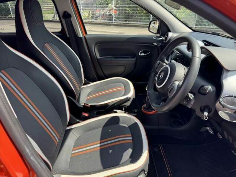 TWINGO