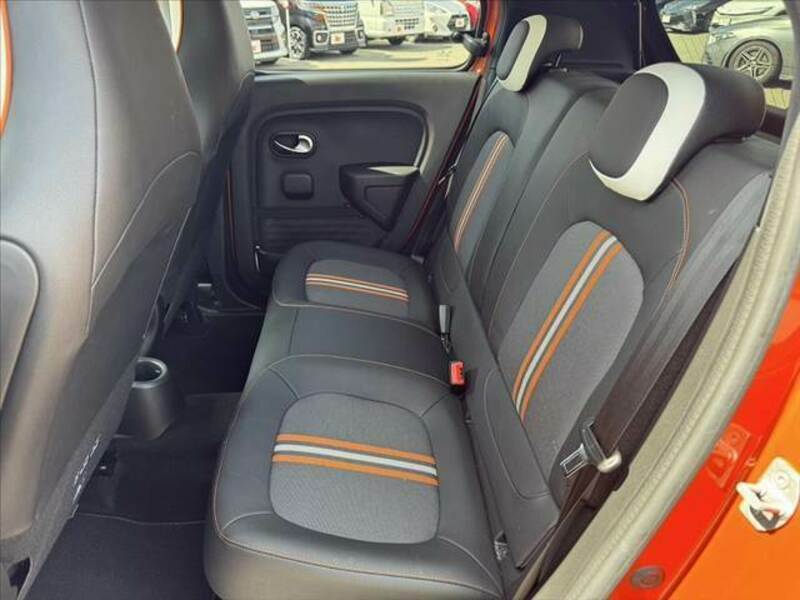 TWINGO