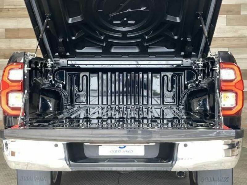 HILUX