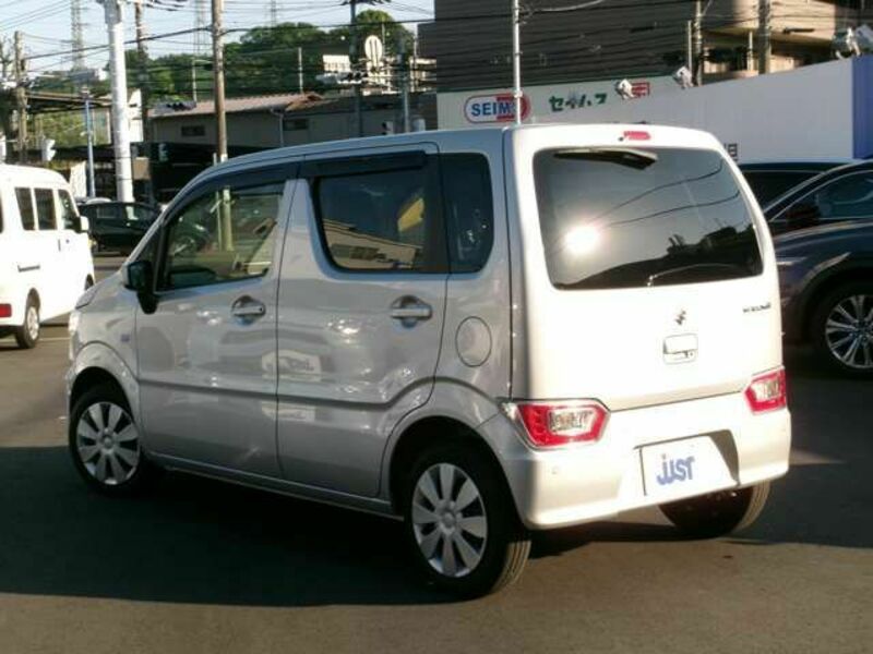 WAGON R
