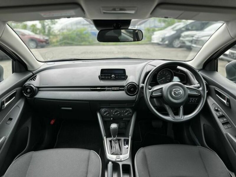 MAZDA2